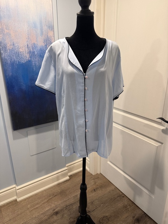 Taylor by B. Moss Tops - Vintage Light Blue Short-Sleeve Button Front Blouse